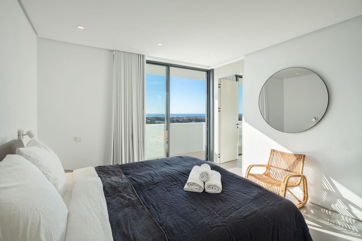 4 chambre Villa/Maison à vendre à La Quinta avec piscine garage - 3 995 000 € (Ref: 8788683)