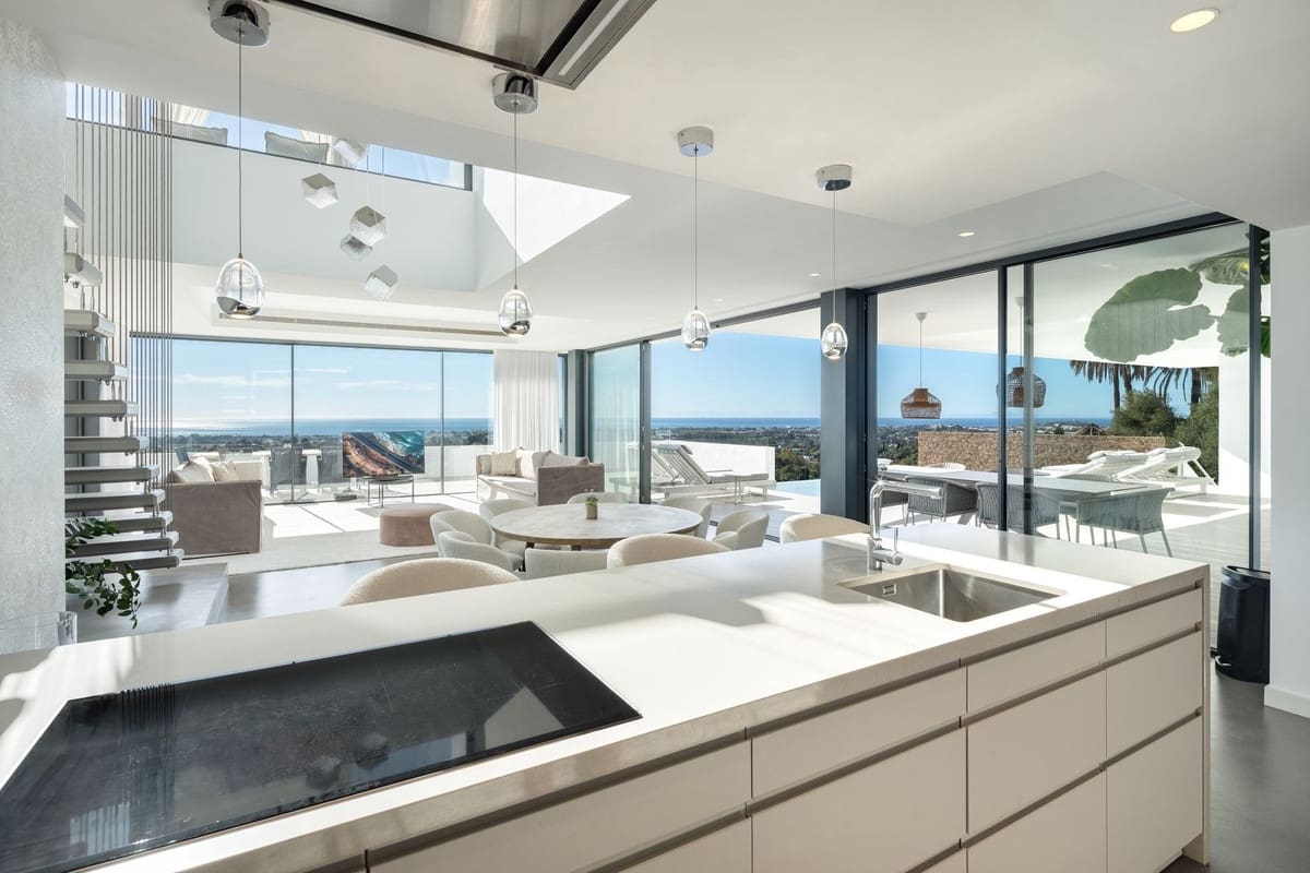 4 chambre Villa/Maison à vendre à La Quinta avec piscine garage - 3 995 000 € (Ref: 8788683)