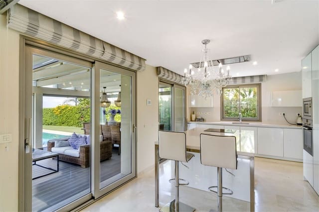 5 soverom Villa til salgs i Costabella, Marbella med svømmebasseng garasje - € 3 950 000 (Ref: 8829972)