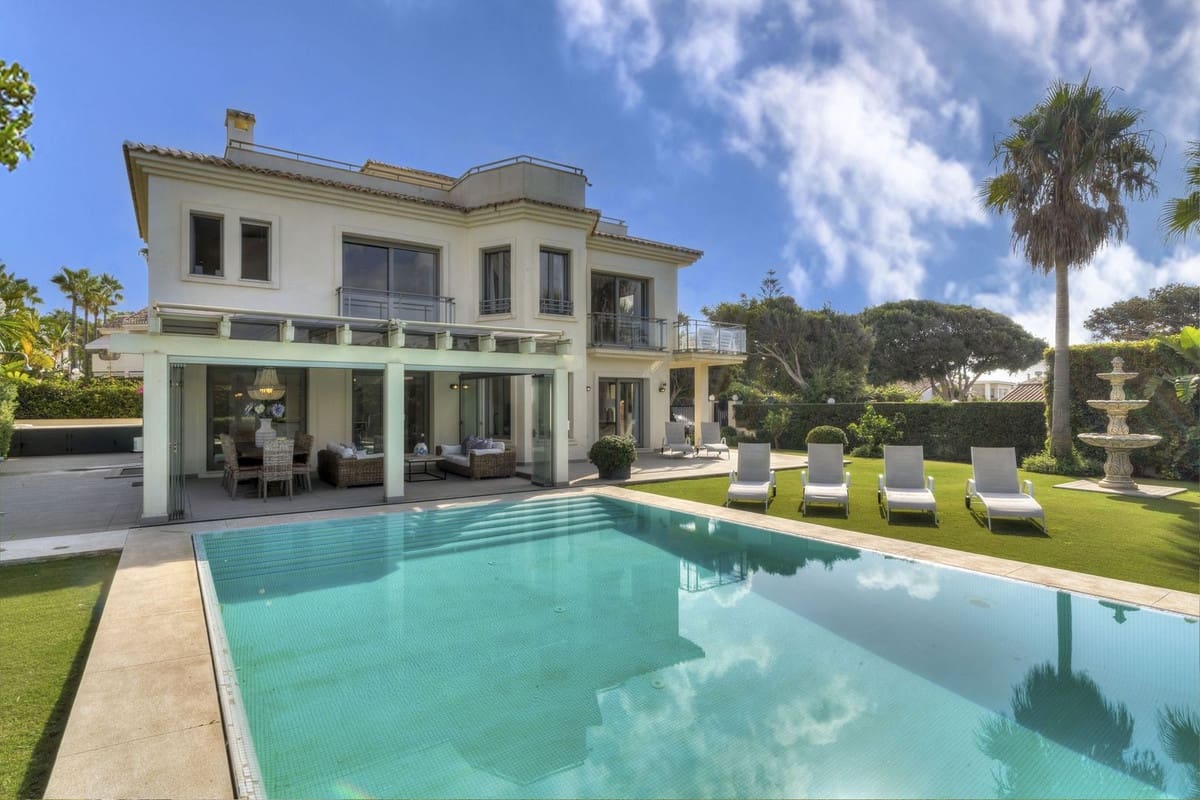 5 soverom Villa til salgs i Costabella med svømmebasseng garasje - € 3 950 000 (Ref: 8829972)