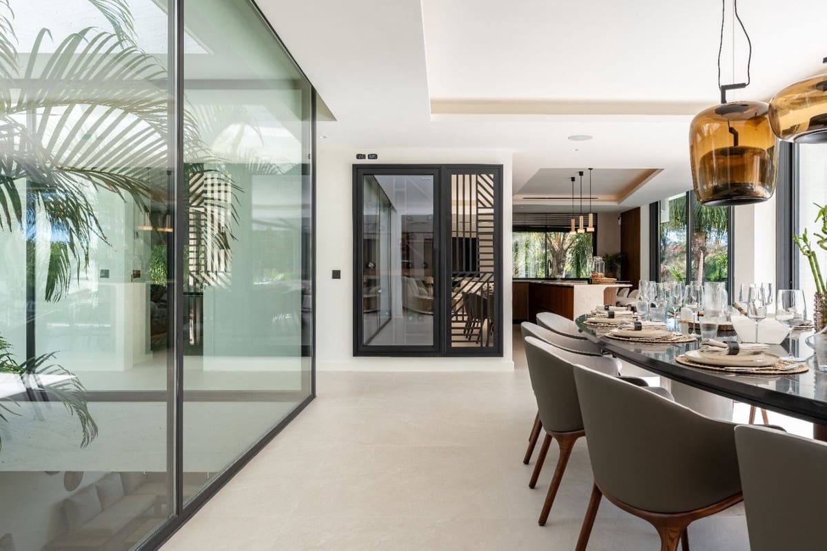 5 soverom Villa til salgs i Marbella med svømmebasseng garasje - € 5 875 000 (Ref: 8848468)