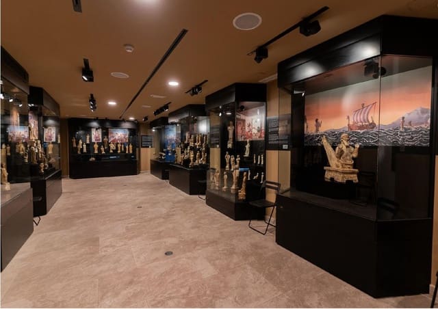 5 soverom Kommersiell til salgs i Centro Historico, Málaga by - € 1 275 160 (Ref: 8855984)