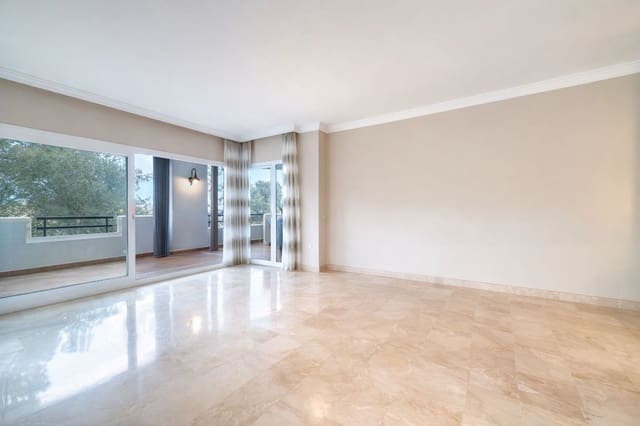 Apartamento de 3 habitaciones en Elviria, Marbella en venta con piscina garaje - 520.000 € (Ref: 8914317)