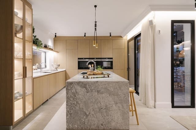 5 soveværelse Villa til salg i Nueva Andalucia, Marbella med swimmingpool garage - € 3.495.000 (Ref: 8925389)