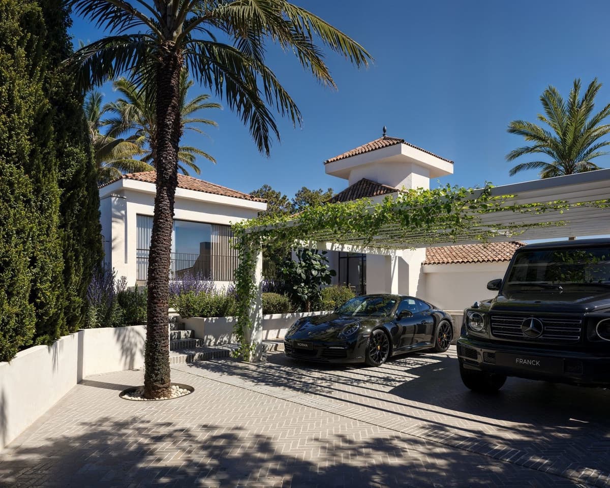 5 quarto Moradia para venda em Nueva Andalucia com piscina garagem - 6 950 000 € (Ref: 8925390)
