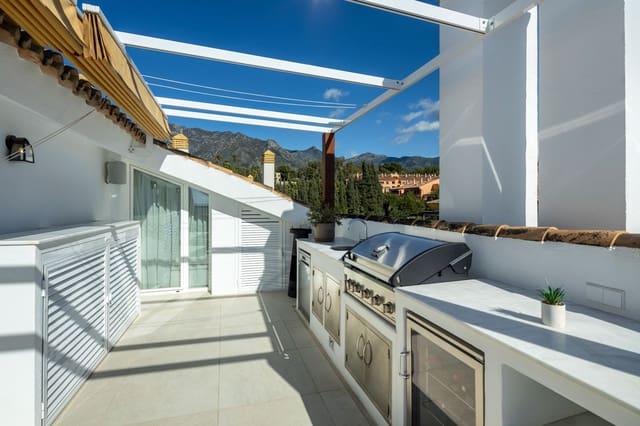 Ático de 5 habitaciones en Golden Mile, Marbella en venta con piscina garaje - 2.695.000 € (Ref: 9025350)