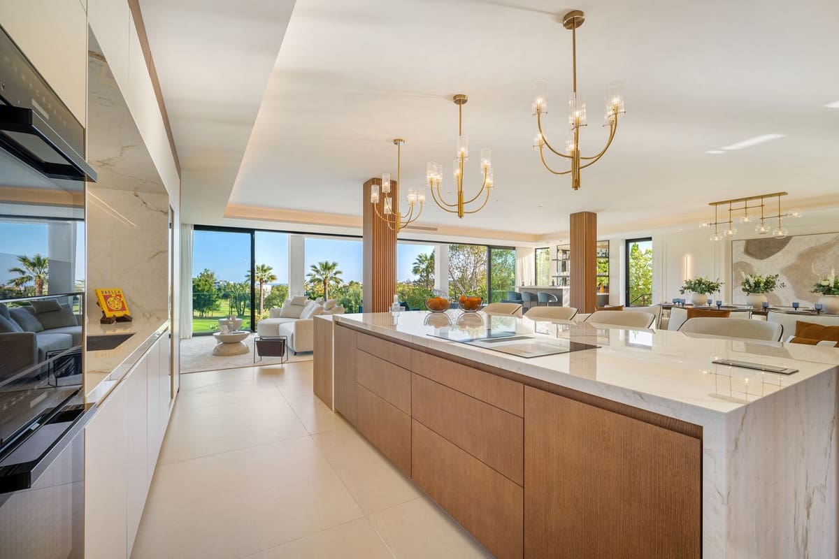 6 soveværelse Villa til salg i Nueva Andalucia med swimmingpool garage - € 6.850.000 (Ref: 9041419)