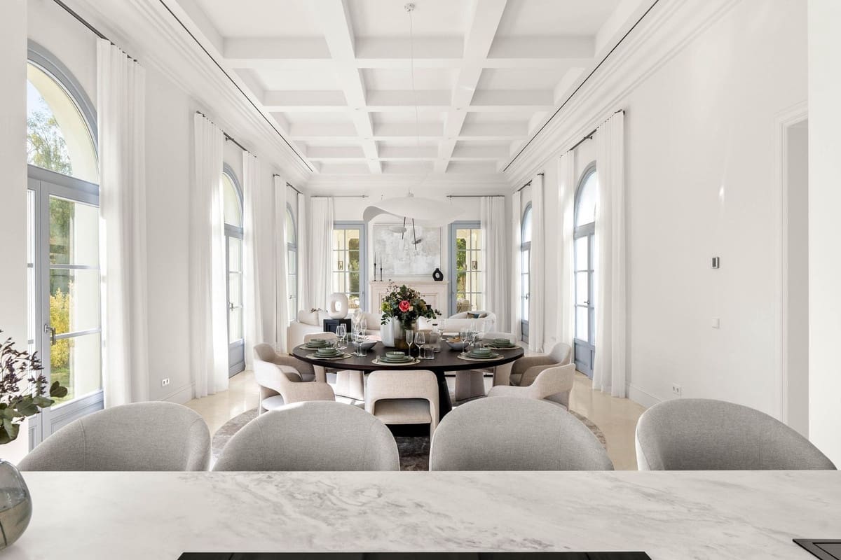 4 bedroom Villa for sale in Nueva Andalucia with pool garage - € 4,595,000 (Ref: 9057042)