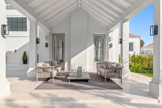 4 soverom Villa til salgs i Nueva Andalucia, Marbella med svømmebasseng garasje - € 4 595 000 (Ref: 9057042)