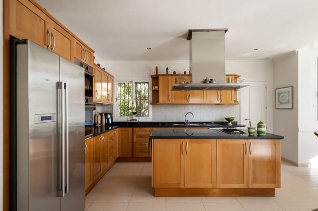 4 slaapkamer Villa te koop in La Quinta, Benahavís met zwembad garage - € 2.395.000 (Ref: 9111525)