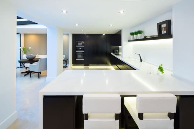 5 quarto Moradia para venda em Aloha Golf, Marbella com piscina garagem - 4 495 000 € (Ref: 9142426)