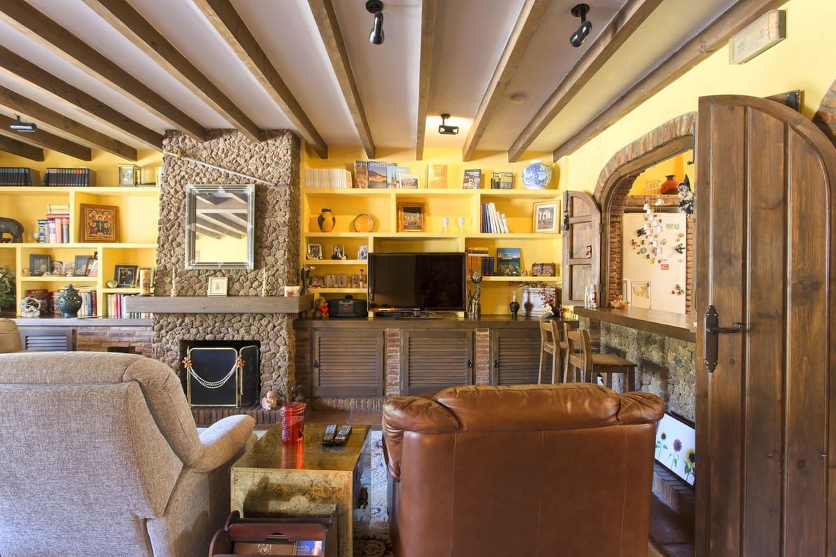 Casa de 3 habitaciones en Benahavís en venta - 375.000 € (Ref: 9200172)