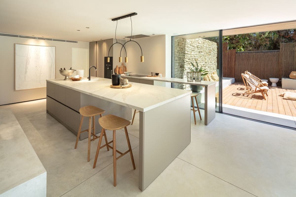 4 chambre Villa/Maison à vendre à Nueva Andalucia avec piscine garage - 3 550 000 € (Ref: 9205706)