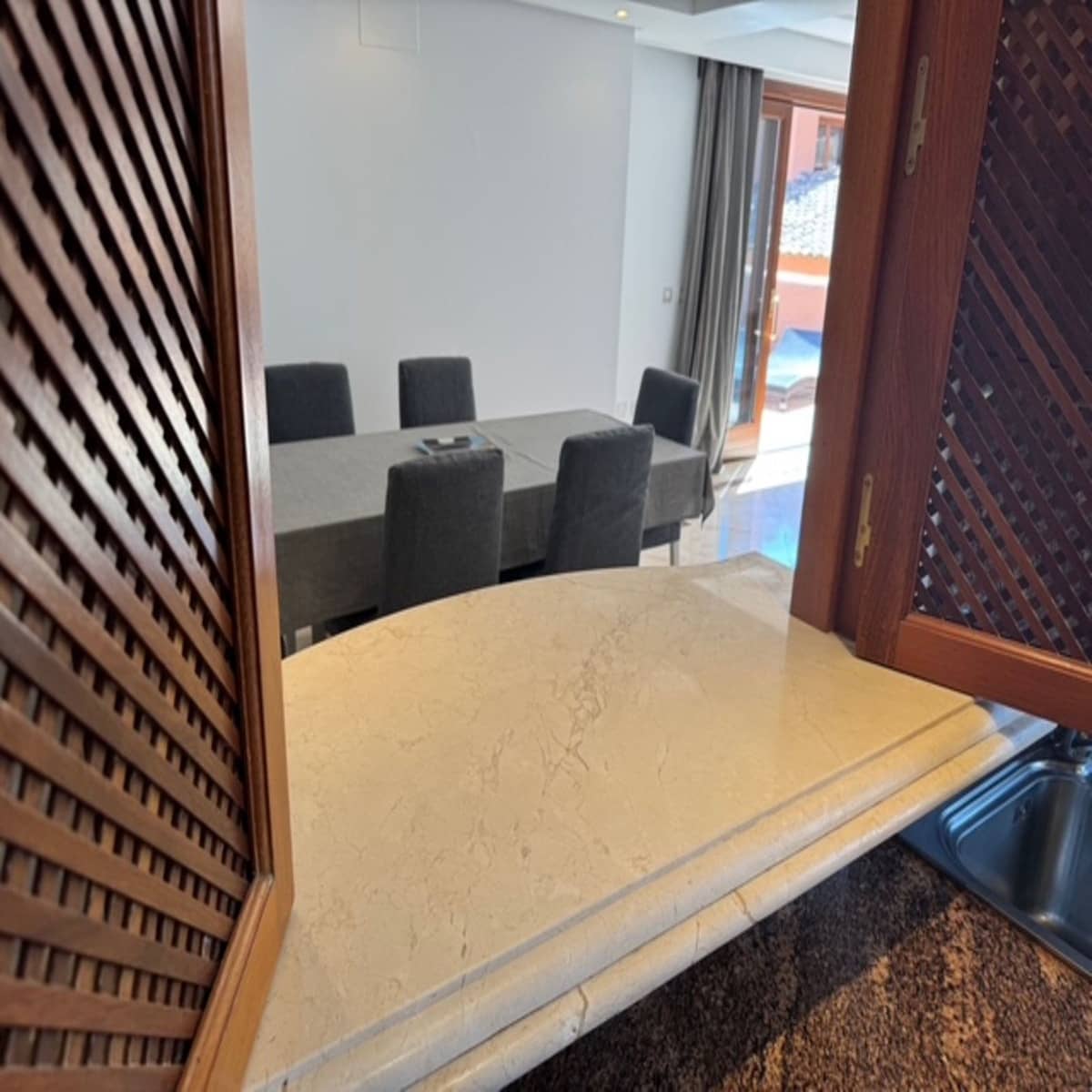 2 makuuhuone Ranta-asunto myytävänä paikassa New Golden Mile mukana uima-altaan 
autotalli - 605 000 € (Ref: 9254069)