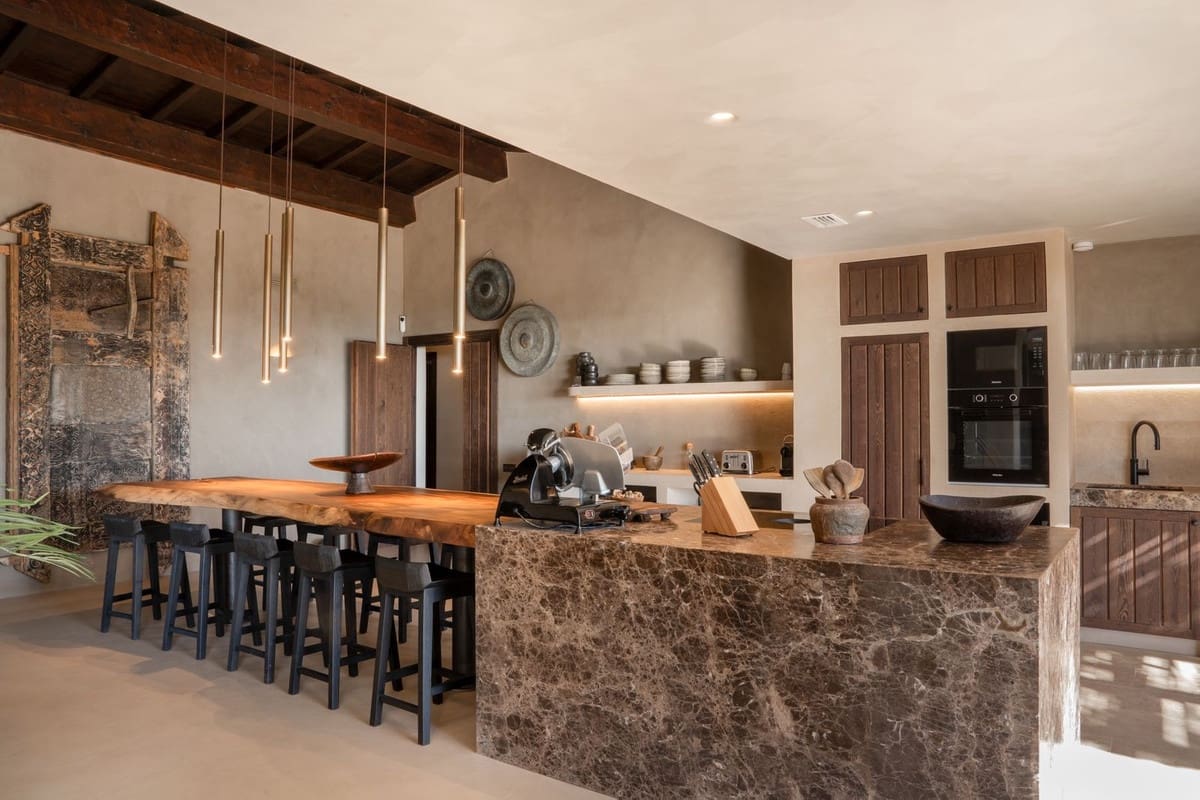 5 bedroom Villa for sale in New Golden Mile - € 3,970,000 (Ref: 9337094)