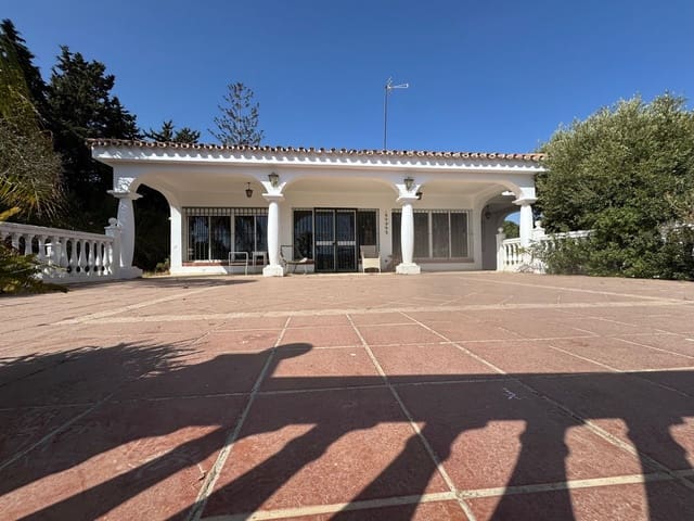 Chalet de 5 habitaciones en El Paraiso, Estepona en venta con piscina - 1.150.000 € (Ref: 9343735)