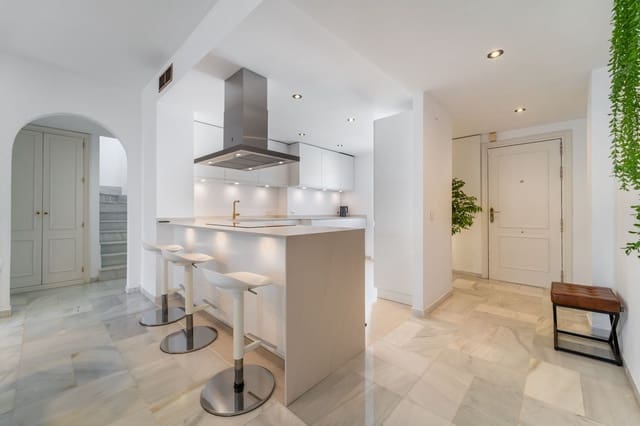 3 soveværelse Lejlighed til salg i Marbella med swimmingpool garage - € 725.000 (Ref: 9497946)