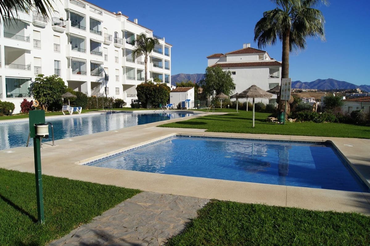3 bedroom Apartment for sale in Miraflores with pool garage - € 395,000 (Ref: 9565745)