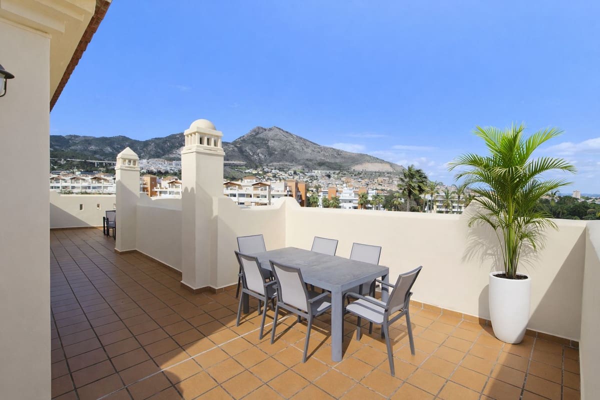 2 bedroom Penthouse for sale in Benalmadena with pool garage - € 375,000 (Ref: 9575021)