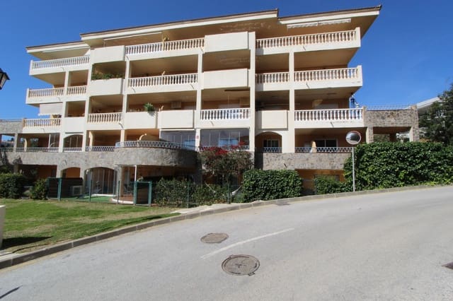 Apartamento de 2 habitaciones en Carvajal, Fuengirola en venta con piscina garaje - 350.000 € (Ref: 9626975)