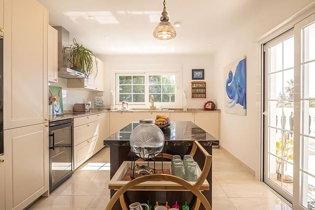 5 soveværelse Villa til salg i El Paraiso, Estepona - € 2.800.000 (Ref: 9654434)