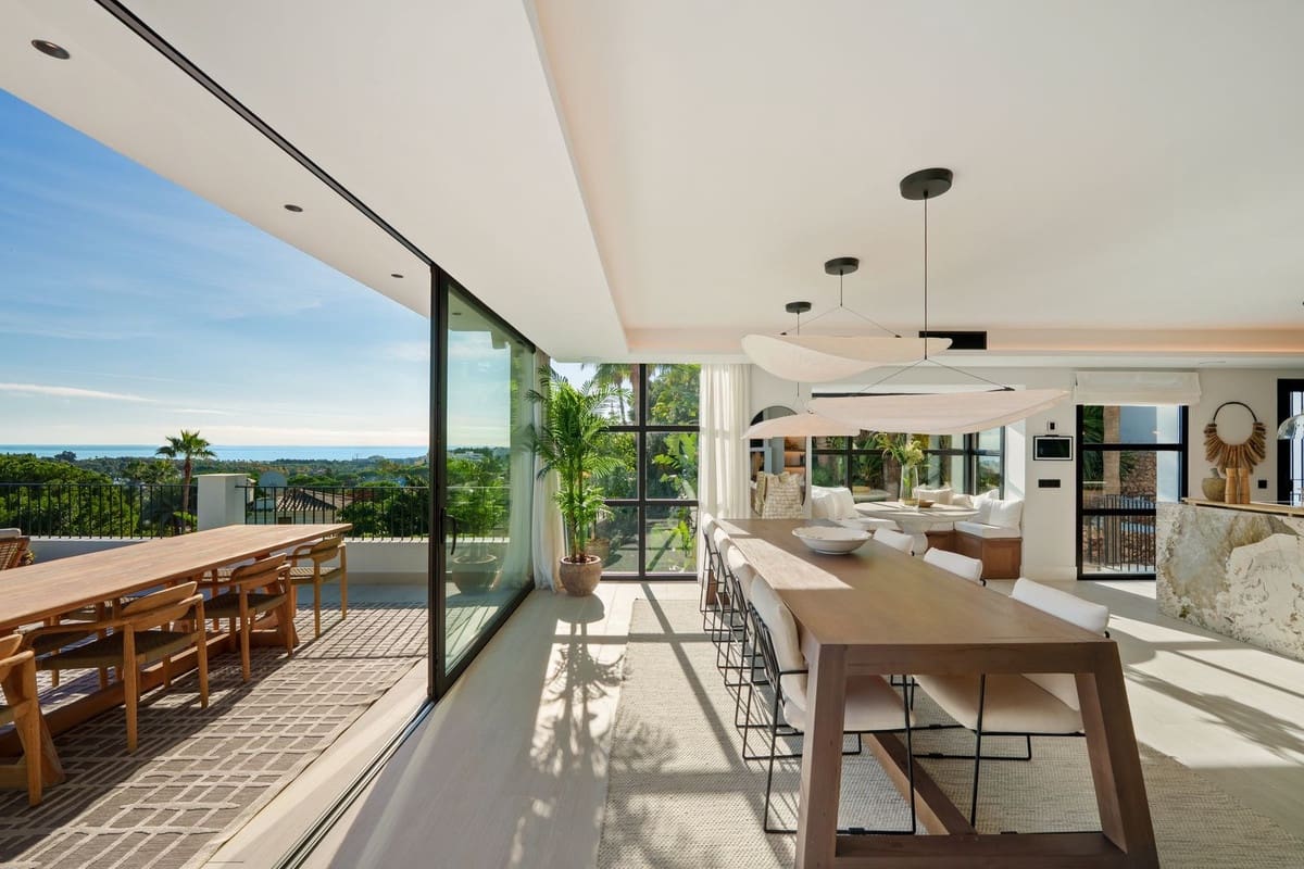 6 sypialnia Willa na sprzedaż w Nueva Andalucia z basenem garażem - 9 950 000 € (Ref: 9659695)