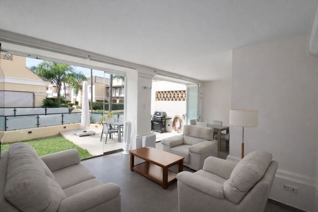 3 slaapkamer Halfvrijstaande villa te koop in Elviria, Marbella met zwembad garage - € 725.000 (Ref: 9743005)