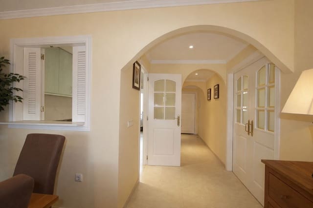 2 soverom Leilighet til salgs i Elviria, Marbella med svømmebasseng garasje - € 460 000 (Ref: 9769907)