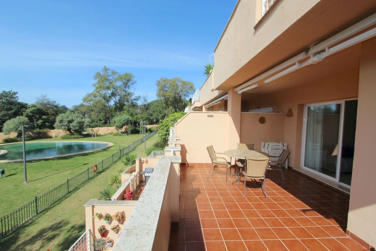 2 soverom Leilighet til salgs i Elviria med svømmebasseng garasje - € 460 000 (Ref: 9769907)