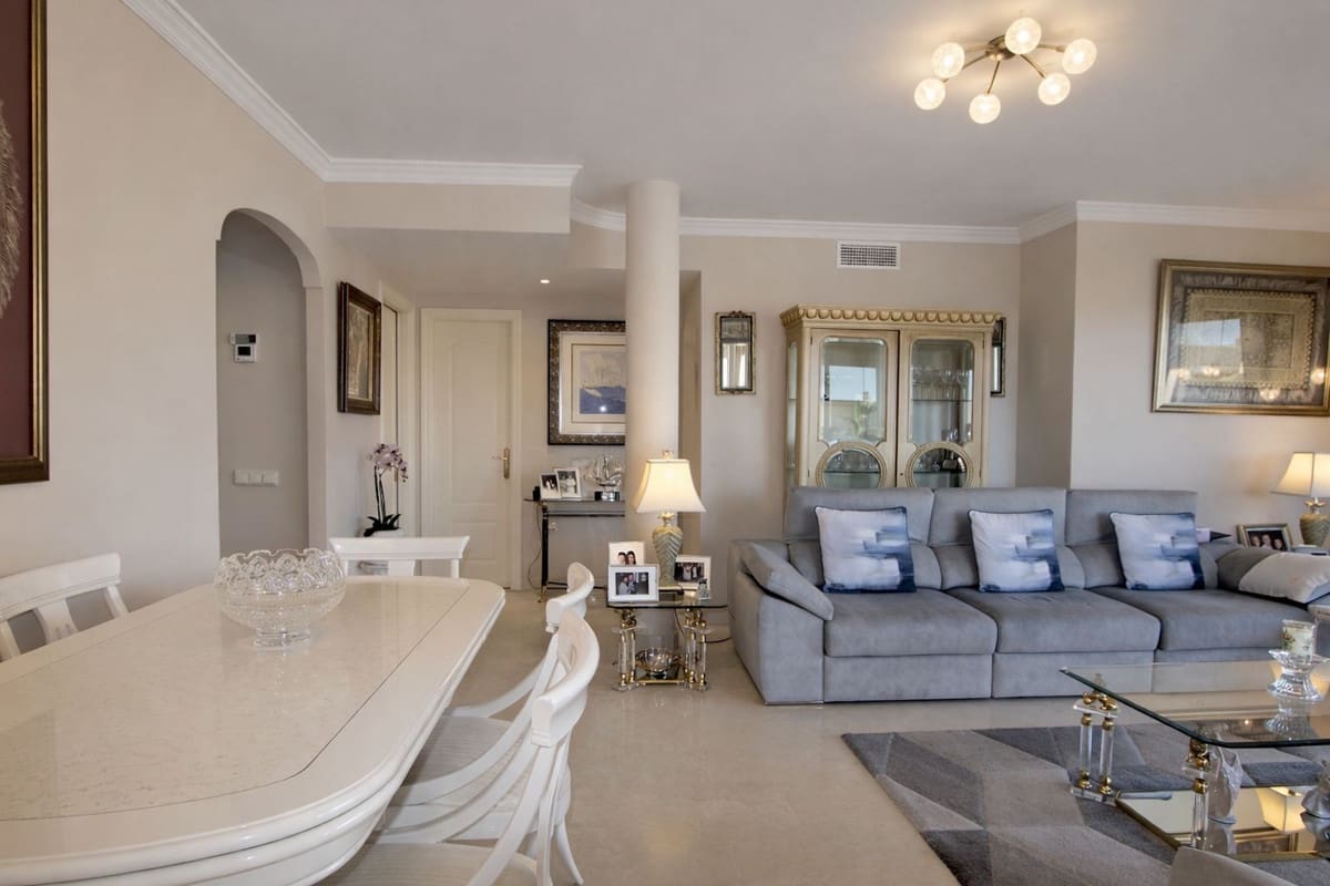 3 bedroom Penthouse for sale in Elviria with pool garage - € 599,000 (Ref: 9788061)