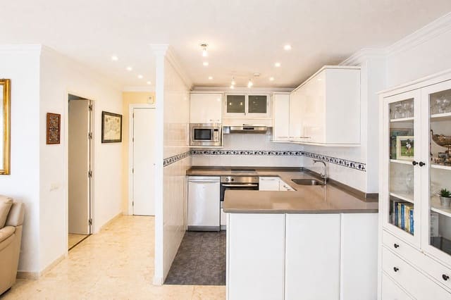 1 makuuhuone Ranta-asunto myytävänä paikassa Marbesa, Marbella mukana uima-altaan 
autotalli - 320 000 € (Ref: 9805638)