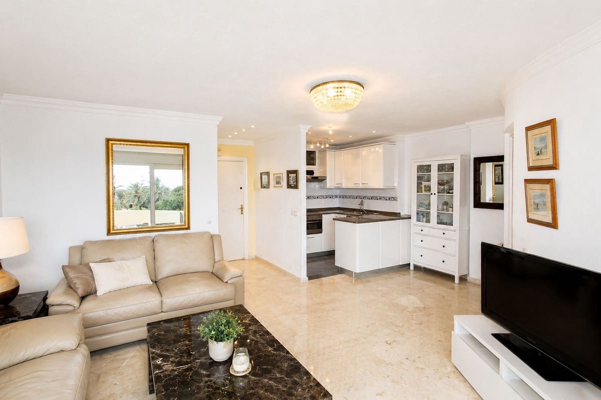 1 makuuhuone Ranta-asunto myytävänä paikassa Marbesa mukana uima-altaan 
autotalli - 320 000 € (Ref: 9805638)