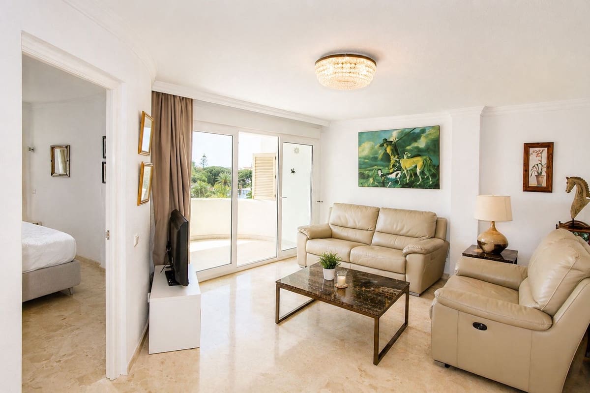 1 makuuhuone Ranta-asunto myytävänä paikassa Marbesa mukana uima-altaan 
autotalli - 320 000 € (Ref: 9805638)