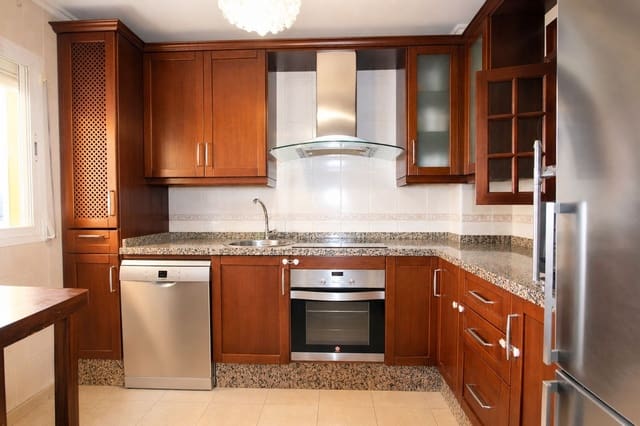 5 Zimmer Haus zu verkaufen in Marbella mit Pool Garage - 560.000 € (Ref: 9964075)