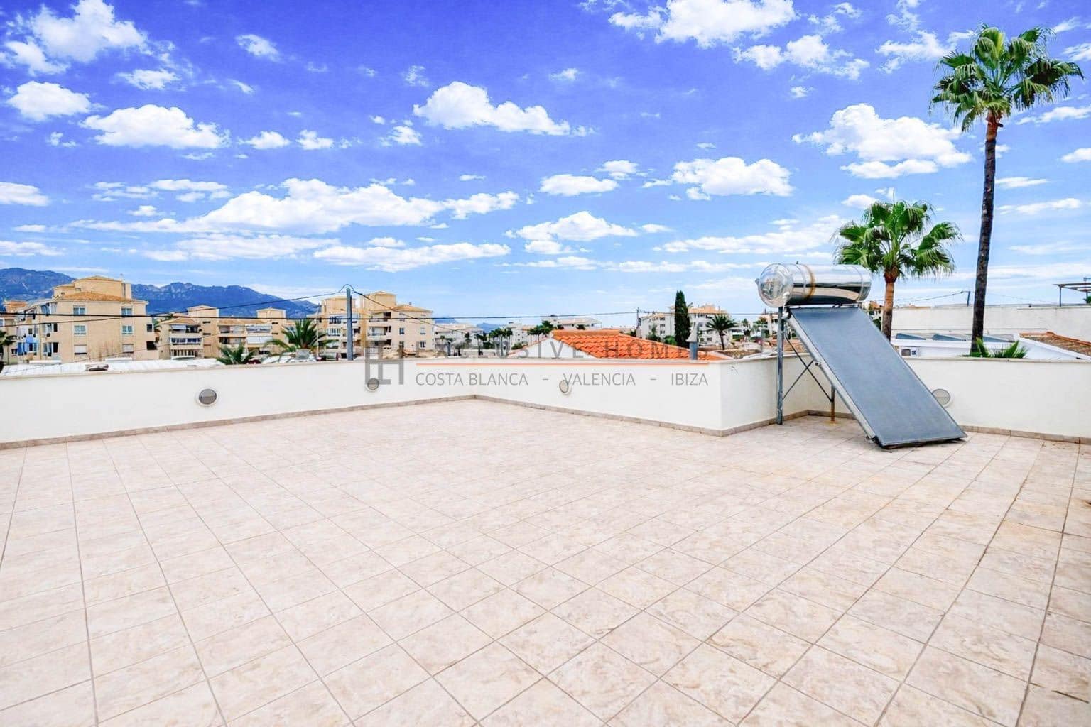 4 quarto Moradia Geminada para venda em Albir com piscina garagem - 902 000 € (Ref: 10025073)
