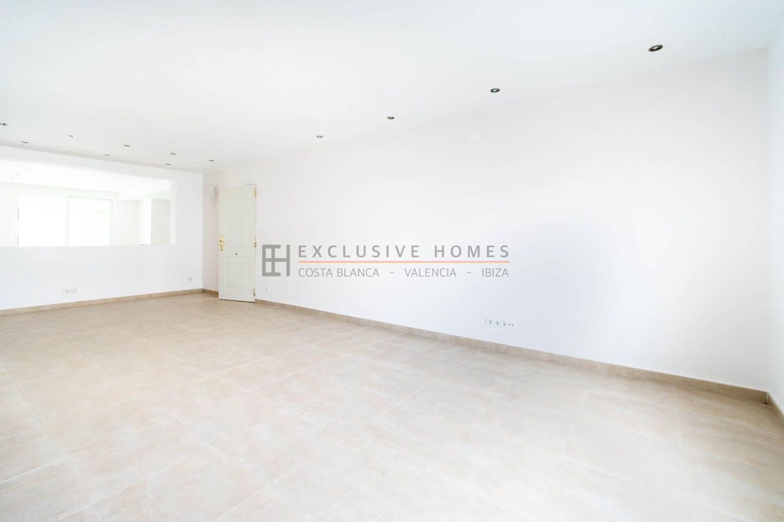 4 quarto Moradia Geminada para venda em Albir com piscina garagem - 902 000 € (Ref: 10025073)