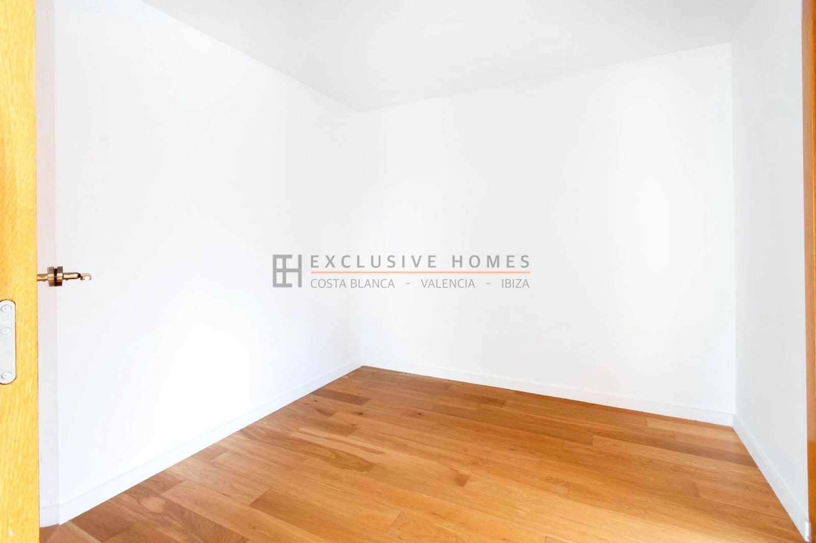 4 quarto Moradia Geminada para venda em Albir com piscina garagem - 902 000 € (Ref: 10025073)