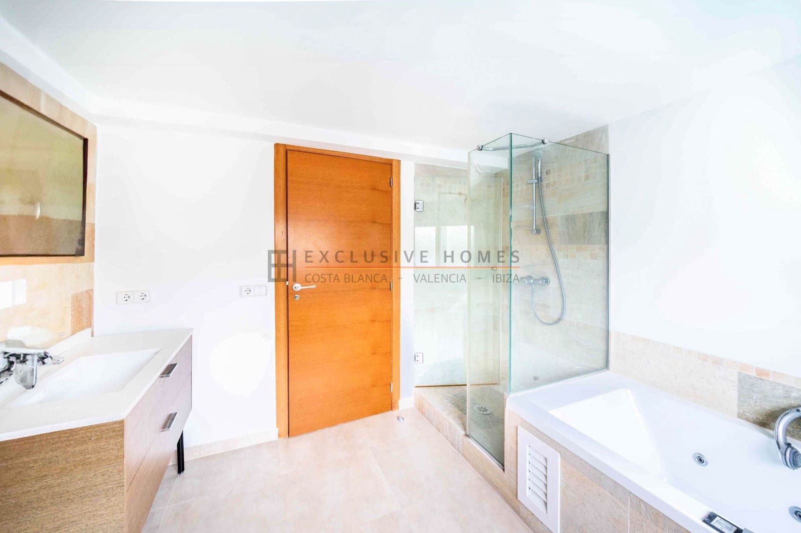 4 quarto Moradia Geminada para venda em Albir com piscina garagem - 902 000 € (Ref: 10025073)