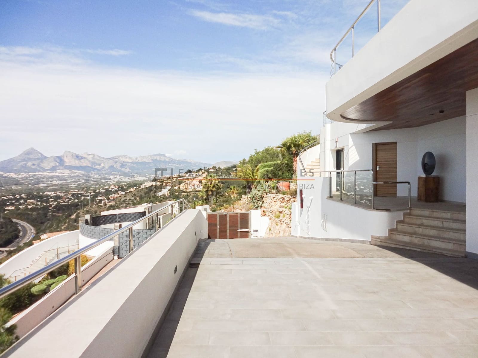 7 sypialnia Willa na sprzedaż w Altea z basenem garażem - 2 850 000 € (Ref: 10025075)