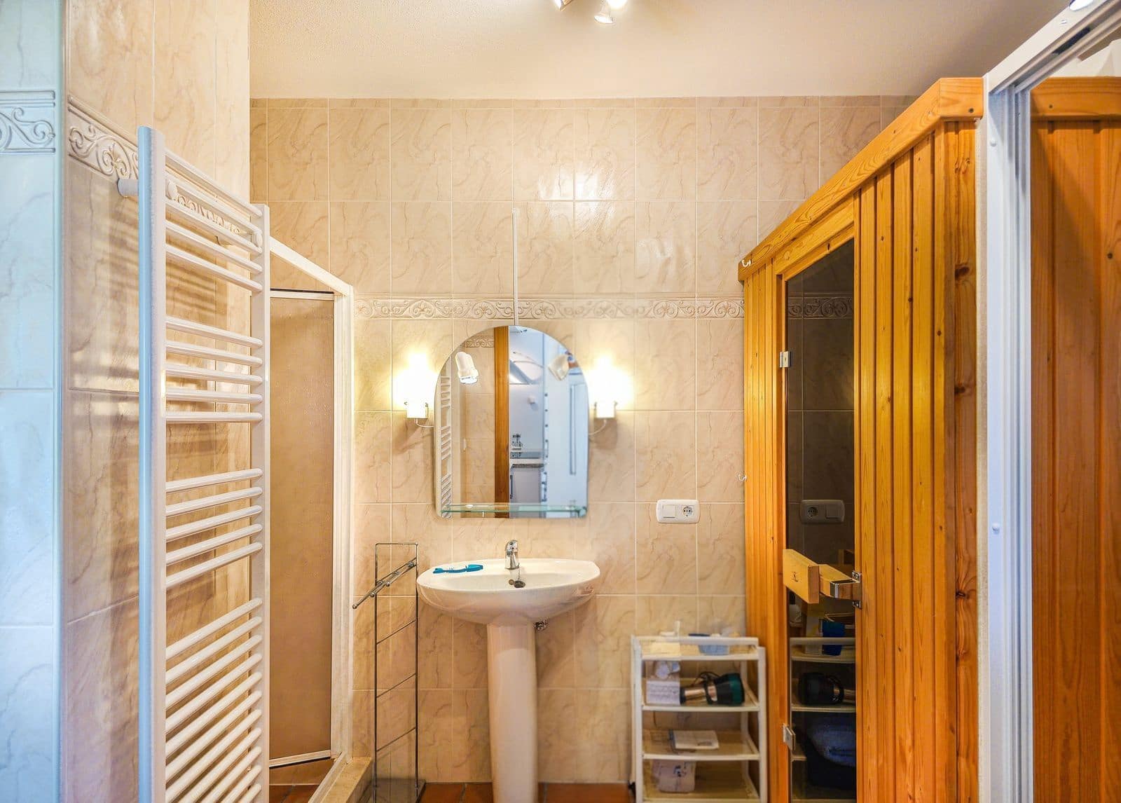 4 quarto Moradia para venda em Arenas com piscina garagem - 895 000 € (Ref: 10031446)