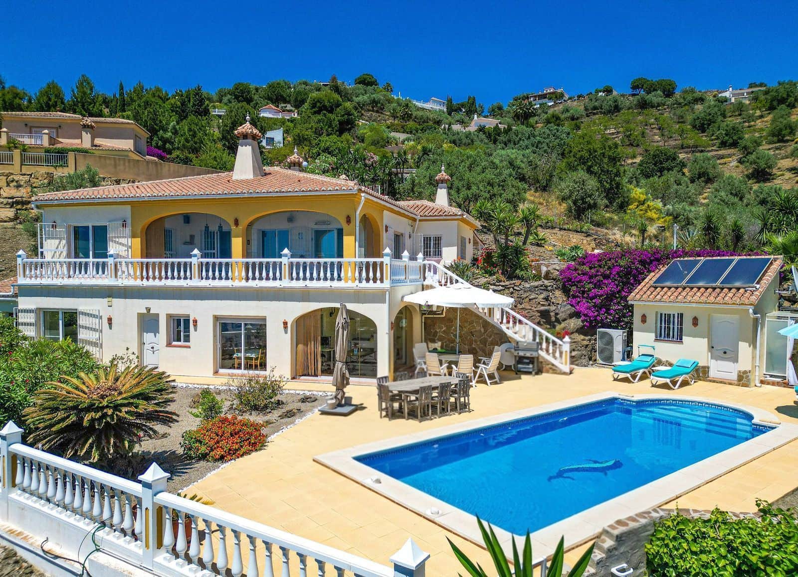 4 quarto Moradia para venda em Arenas com piscina garagem - 895 000 € (Ref: 10031446)