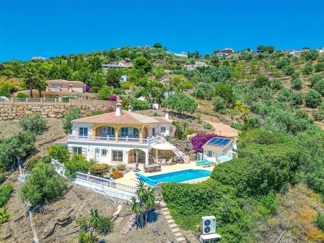 4 quarto Moradia para venda em Arenas com piscina garagem - 895 000 € (Ref: 10031446)