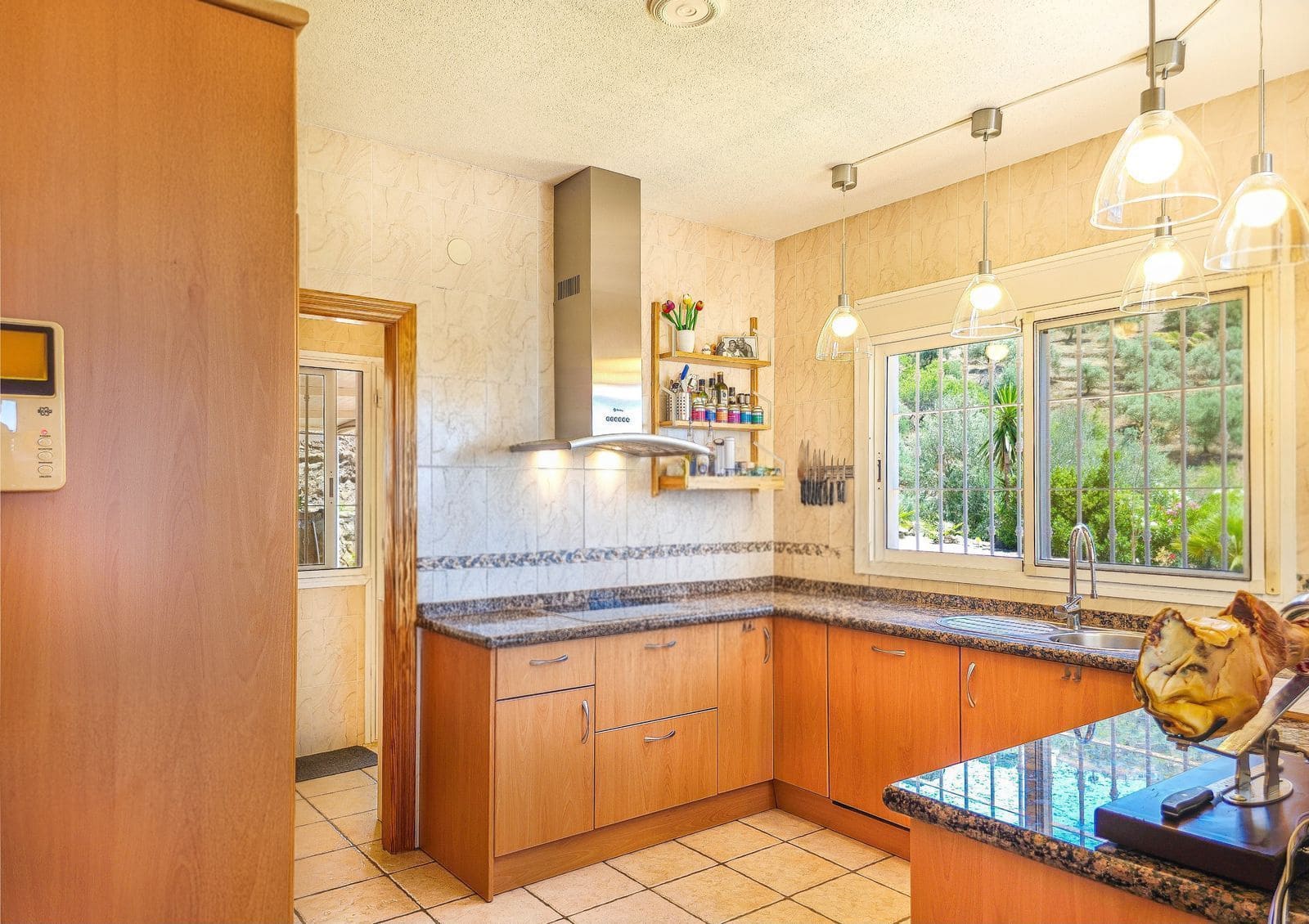 4 quarto Moradia para venda em Arenas com piscina garagem - 895 000 € (Ref: 10031446)