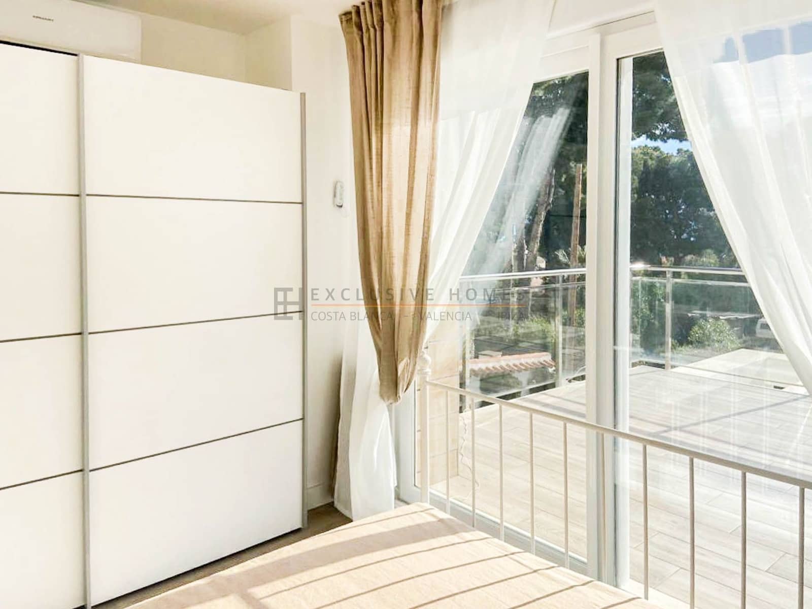 4 sypialnia Willa na sprzedaż w La Nucia z basenem garażem - 586 000 € (Ref: 10031447)
