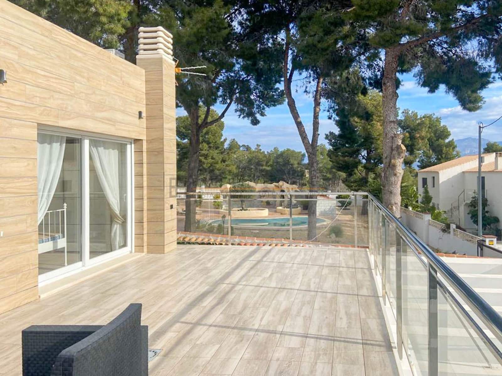 4 sypialnia Willa na sprzedaż w La Nucia z basenem garażem - 586 000 € (Ref: 10031447)