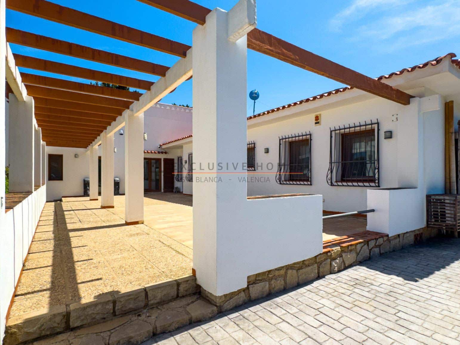 5 soveværelse Villa til salg i Alfaz del Pi / L'Alfas del Pi med swimmingpool garage - € 1.495.000 (Ref: 10031449)