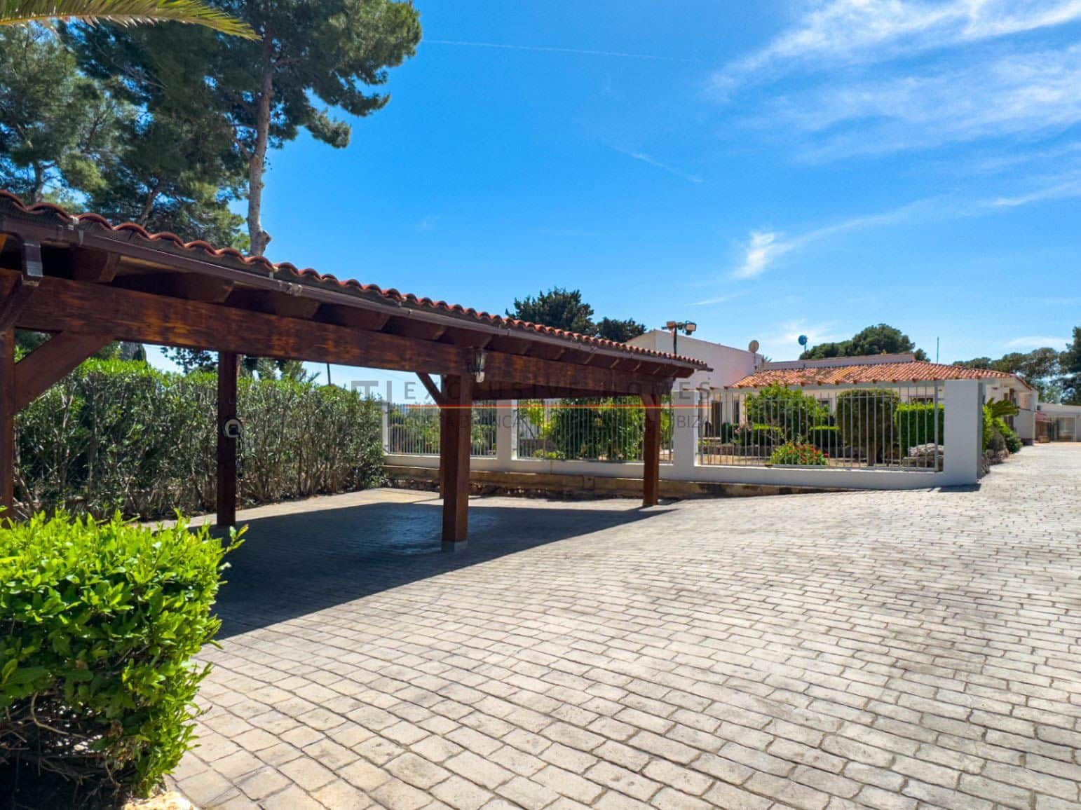 5 soveværelse Villa til salg i Alfaz del Pi / L'Alfas del Pi med swimmingpool garage - € 1.495.000 (Ref: 10031449)