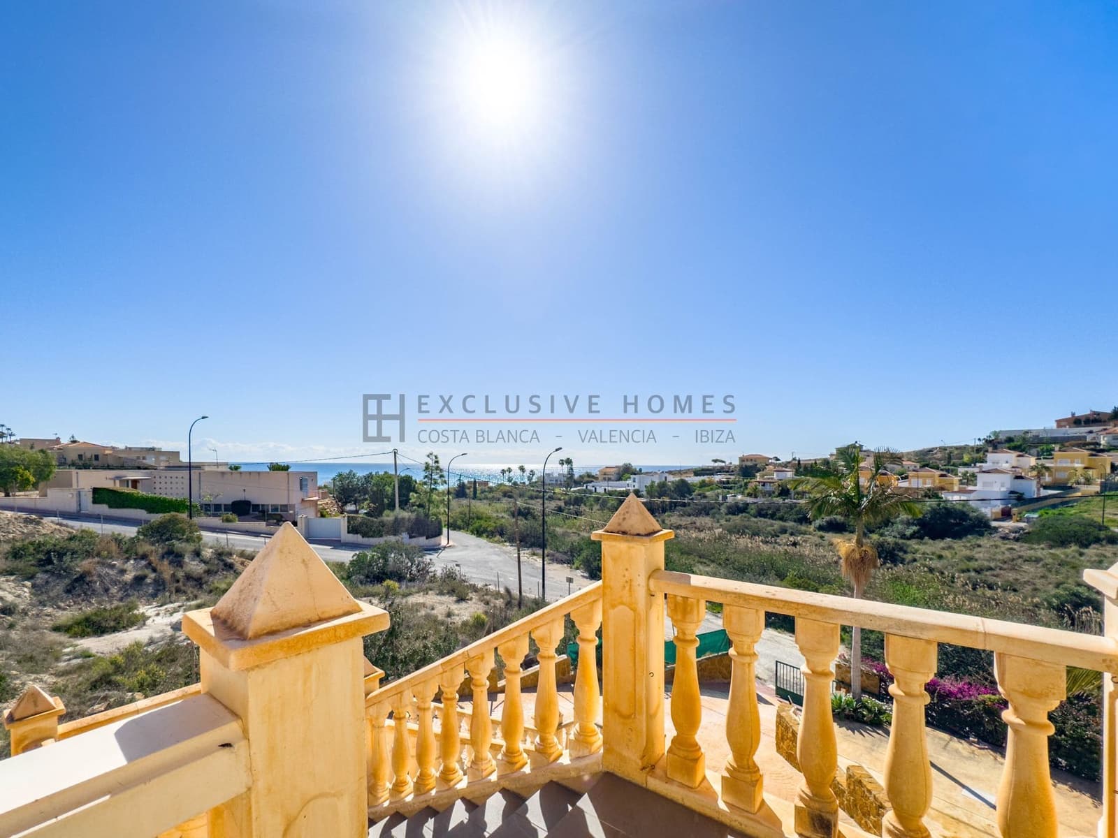 3 soveværelse Villa til salg i El Campello med swimmingpool garage - € 595.000 (Ref: 10031450)