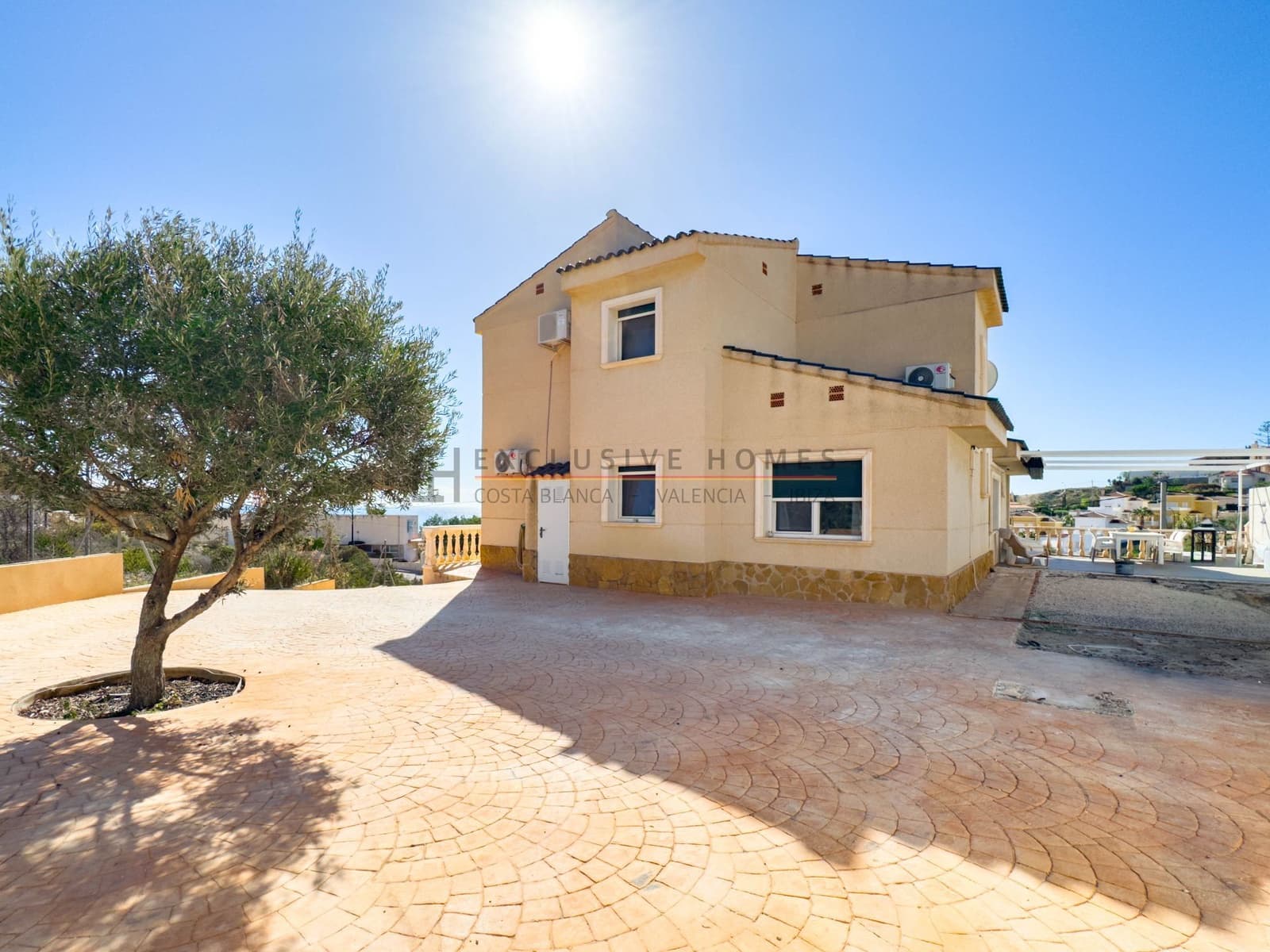3 soveværelse Villa til salg i El Campello med swimmingpool garage - € 595.000 (Ref: 10031450)