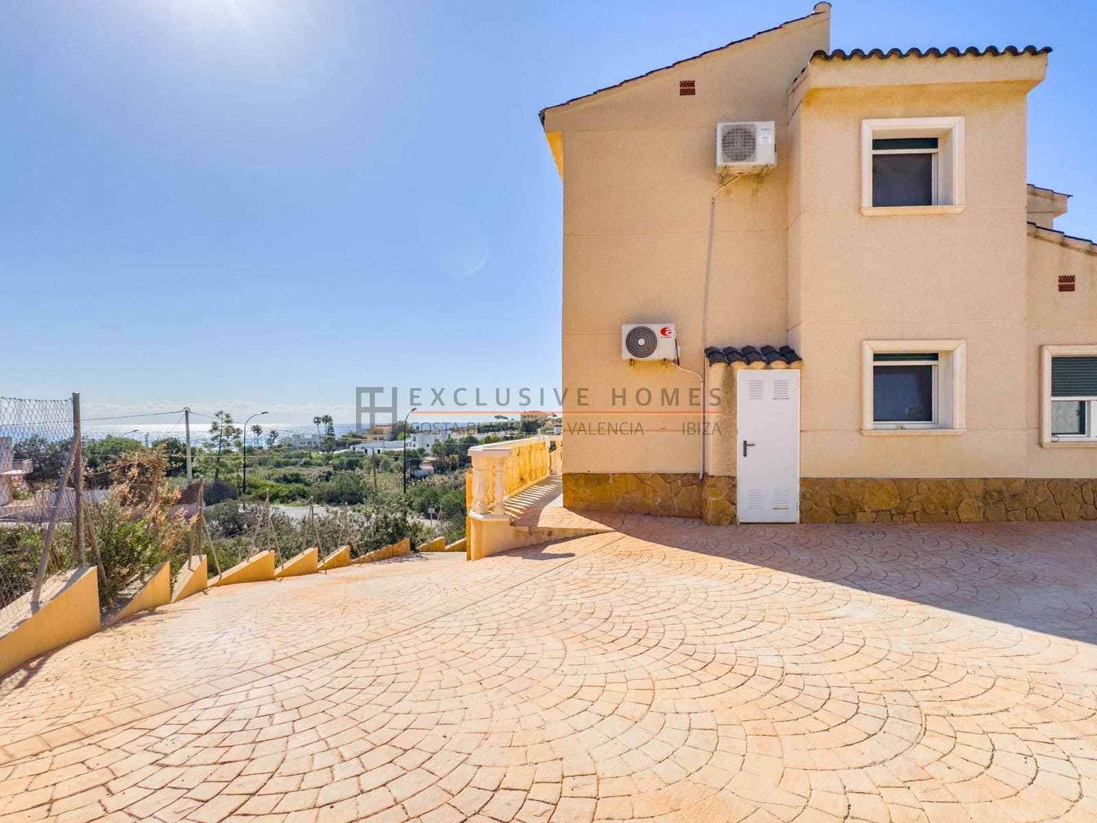 3 soveværelse Villa til salg i El Campello med swimmingpool garage - € 595.000 (Ref: 10031450)